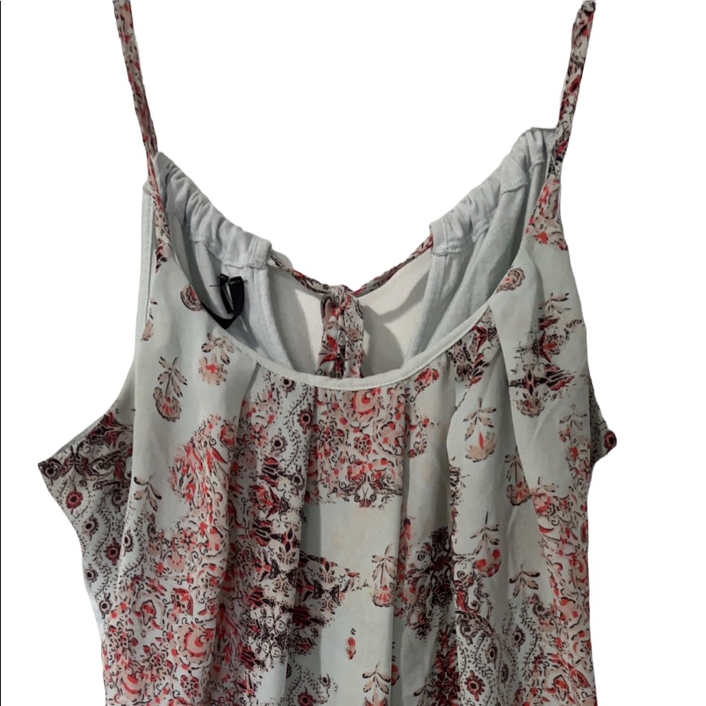 😎Light blue floral tank. Maurice’s brand. Size M.